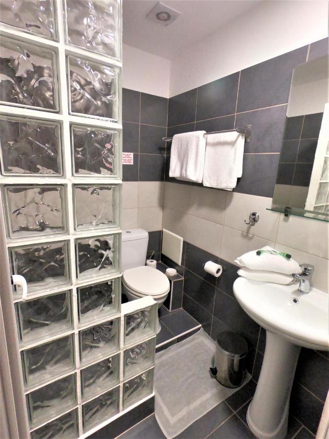 Achillion Hotel Пирей Экстерьер фото