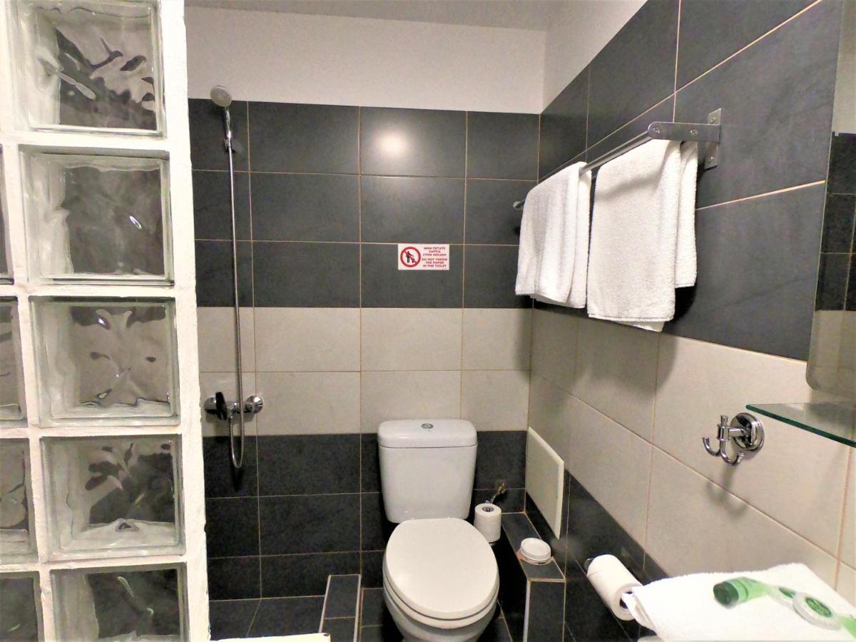 Achillion Hotel Пирей Экстерьер фото