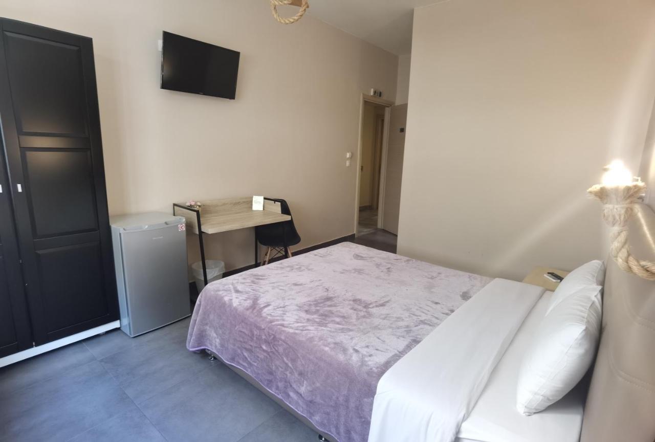 Achillion Hotel Пирей Экстерьер фото