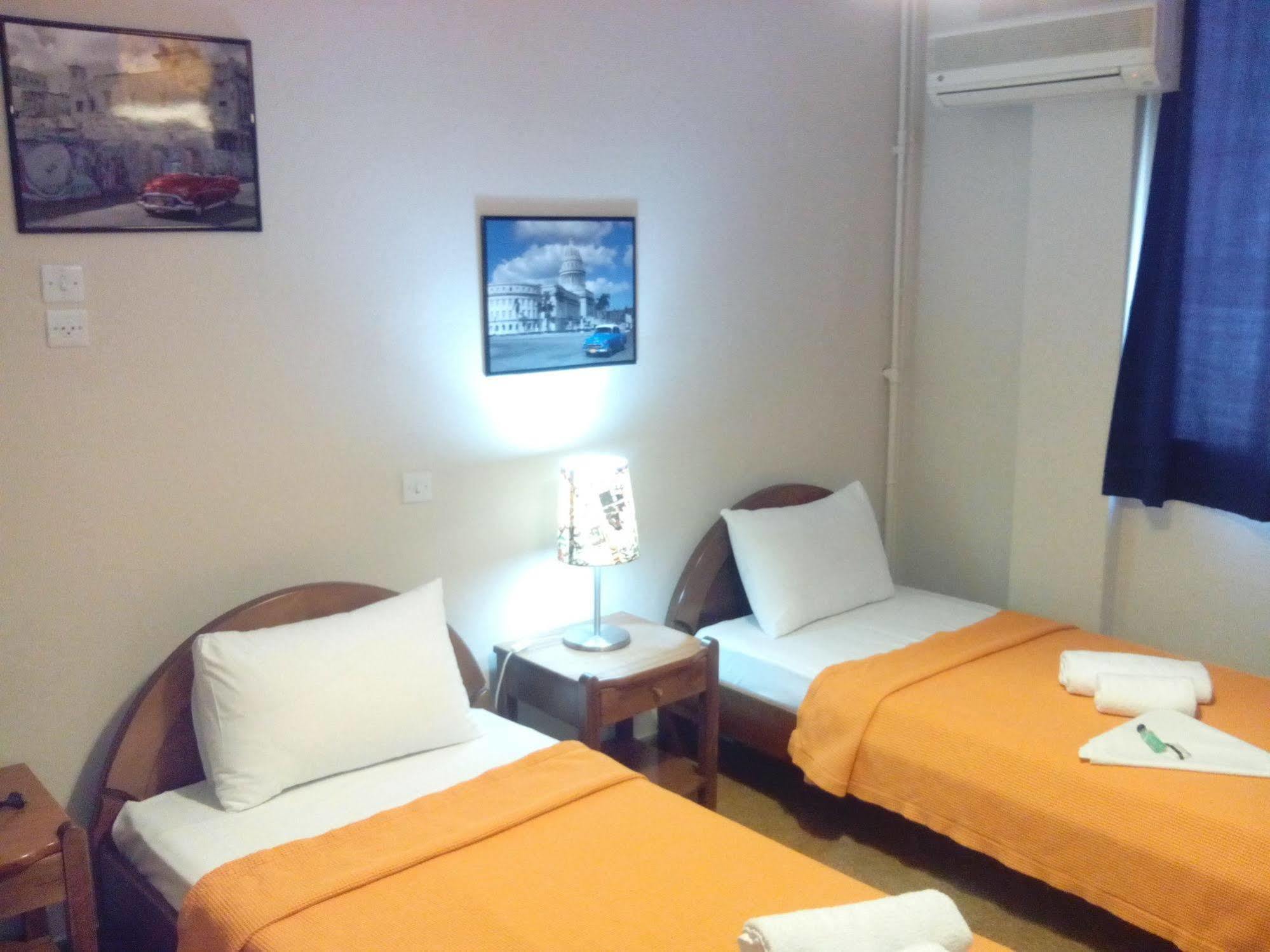 Achillion Hotel Пирей Экстерьер фото