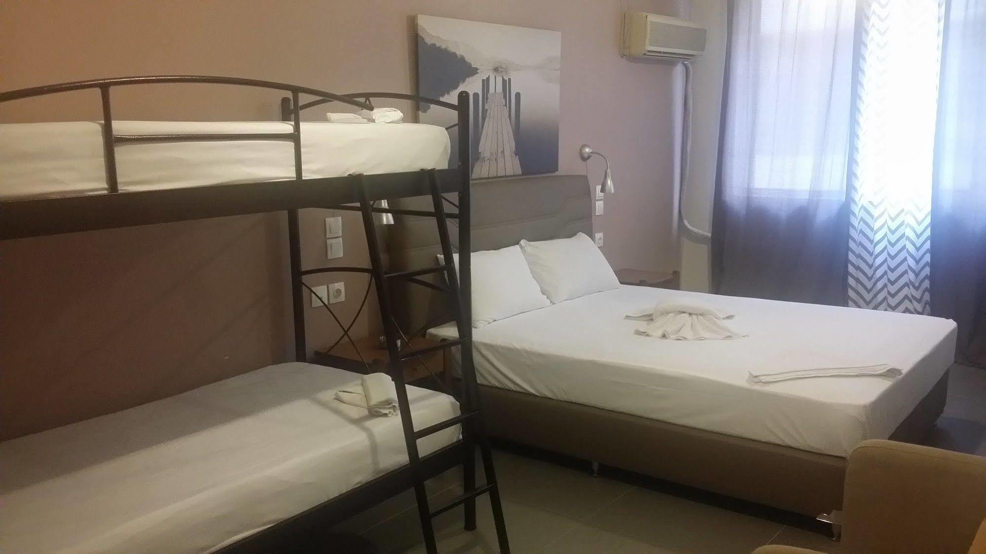 Achillion Hotel Пирей Экстерьер фото