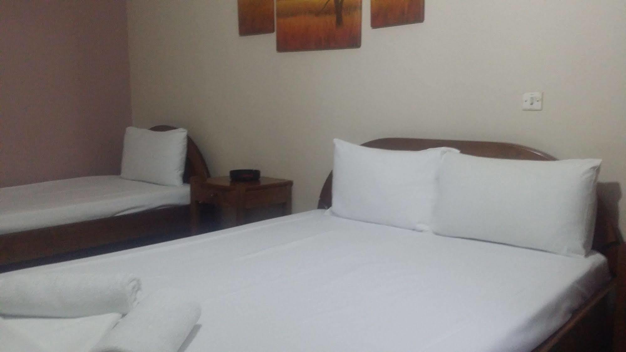 Achillion Hotel Пирей Экстерьер фото