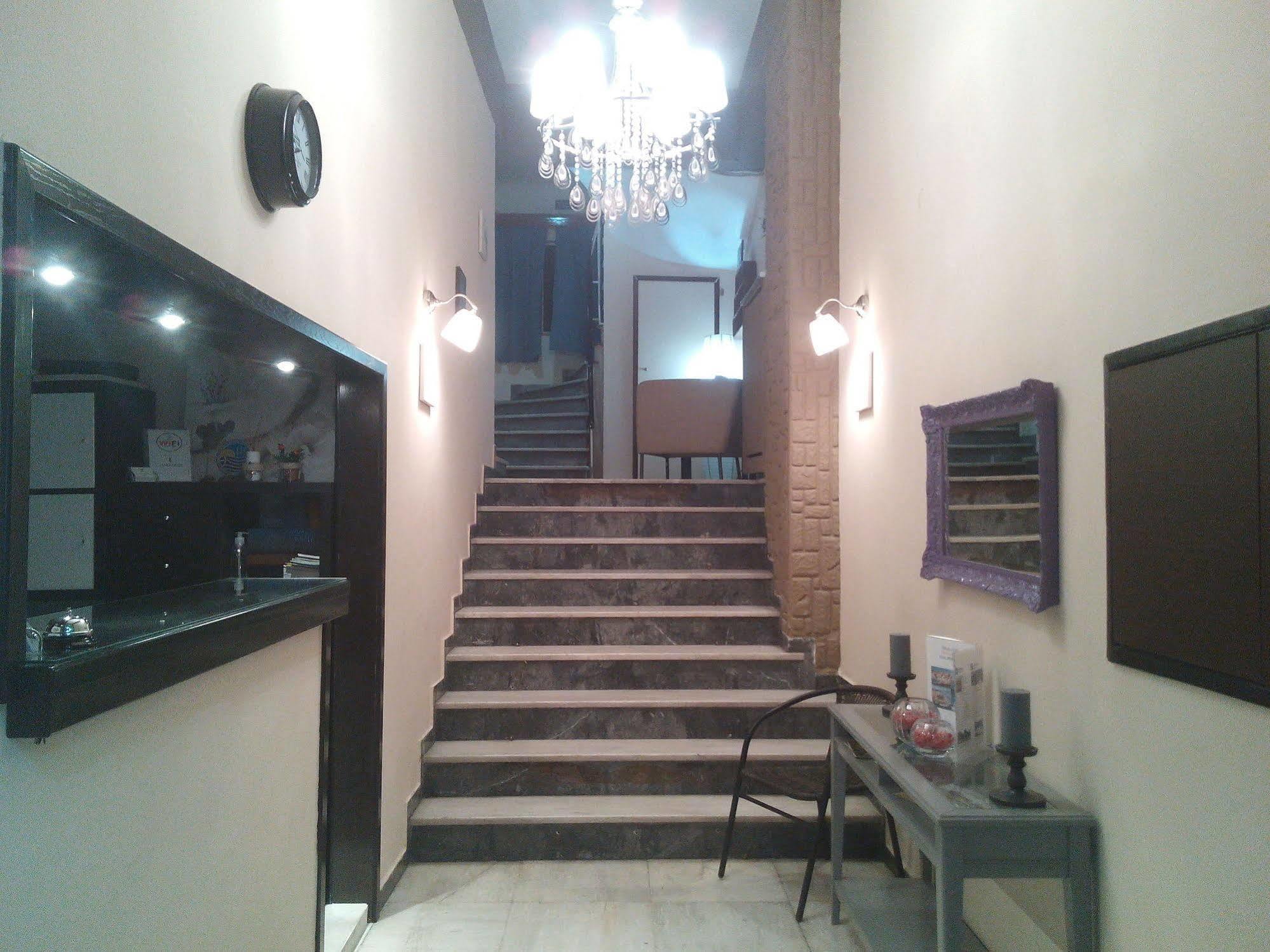 Achillion Hotel Пирей Экстерьер фото