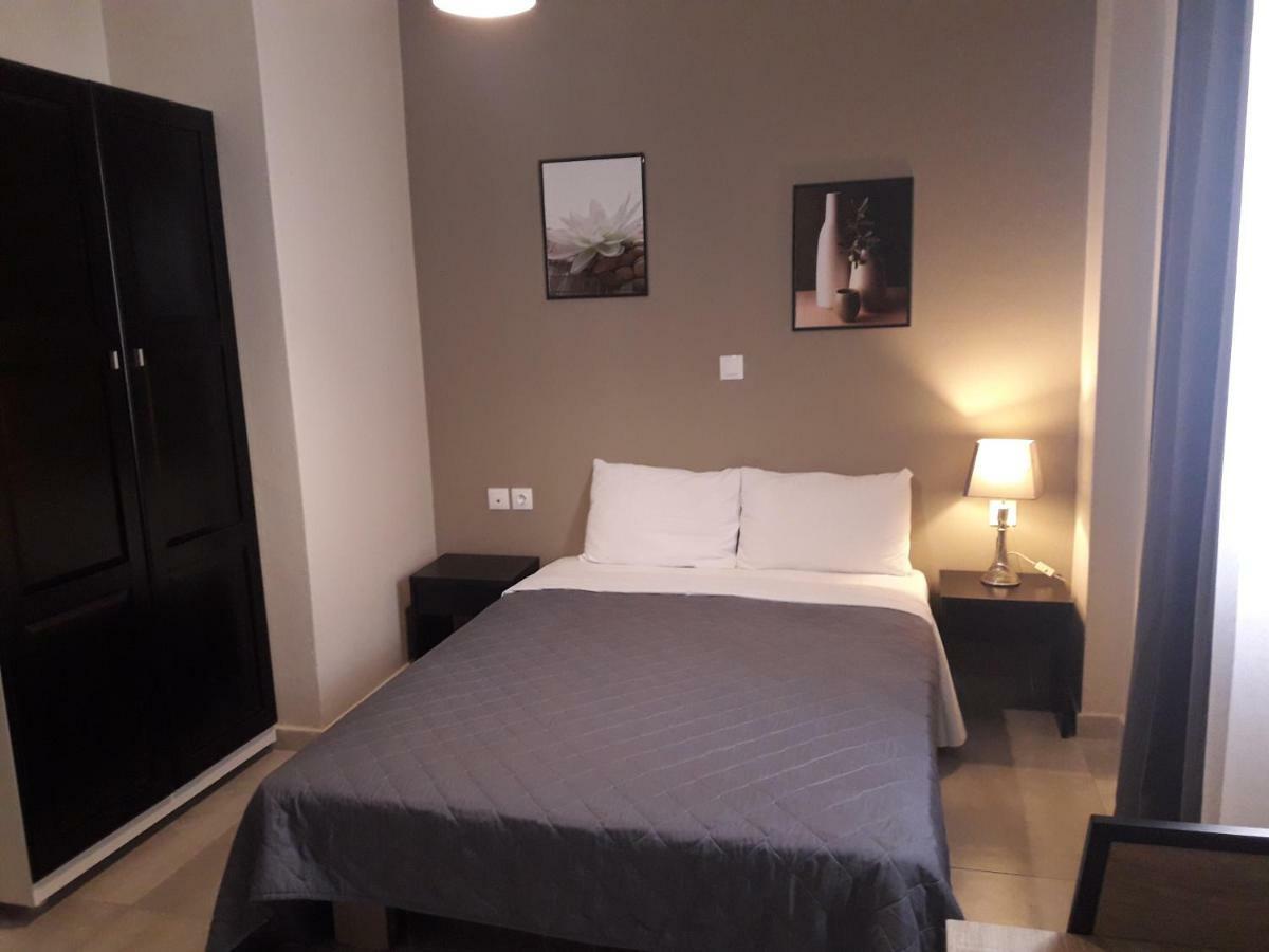Achillion Hotel Пирей Экстерьер фото
