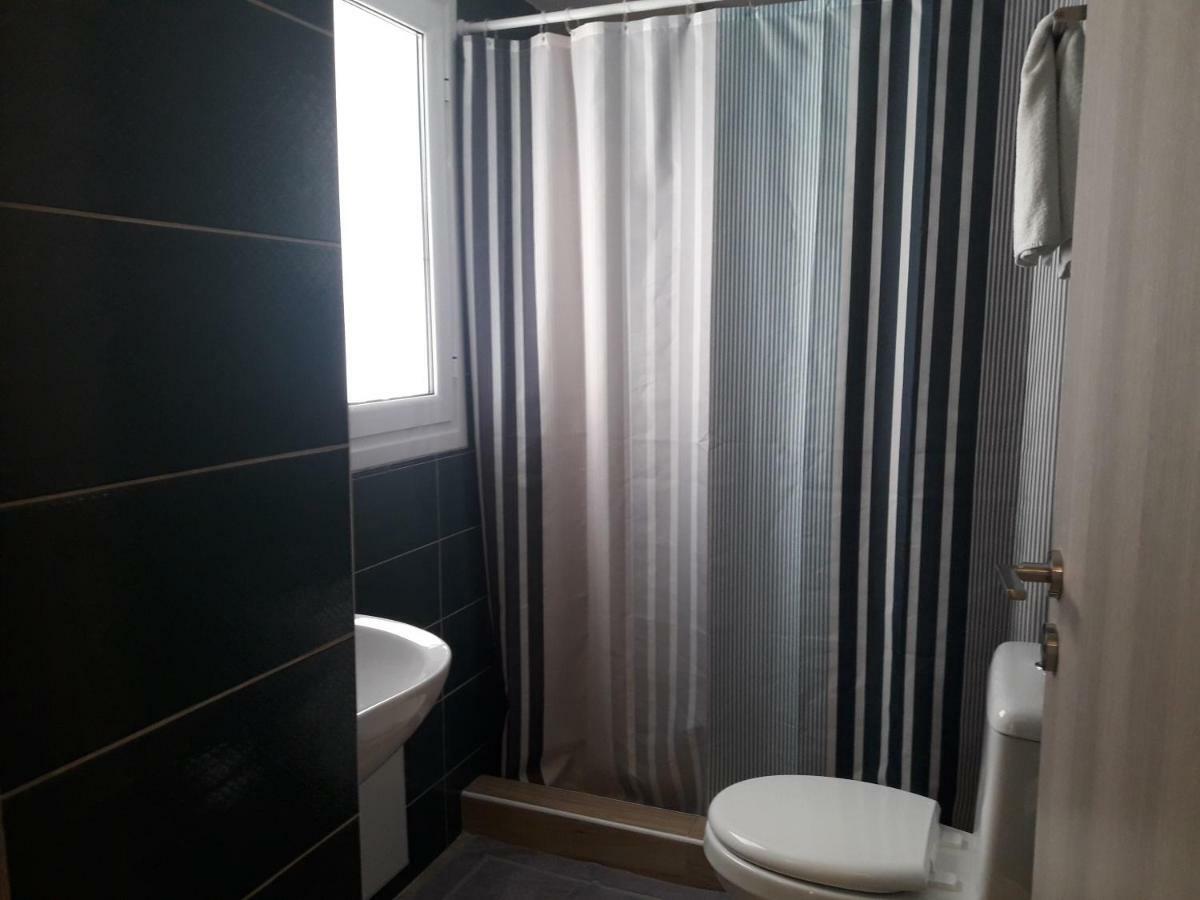Achillion Hotel Пирей Экстерьер фото